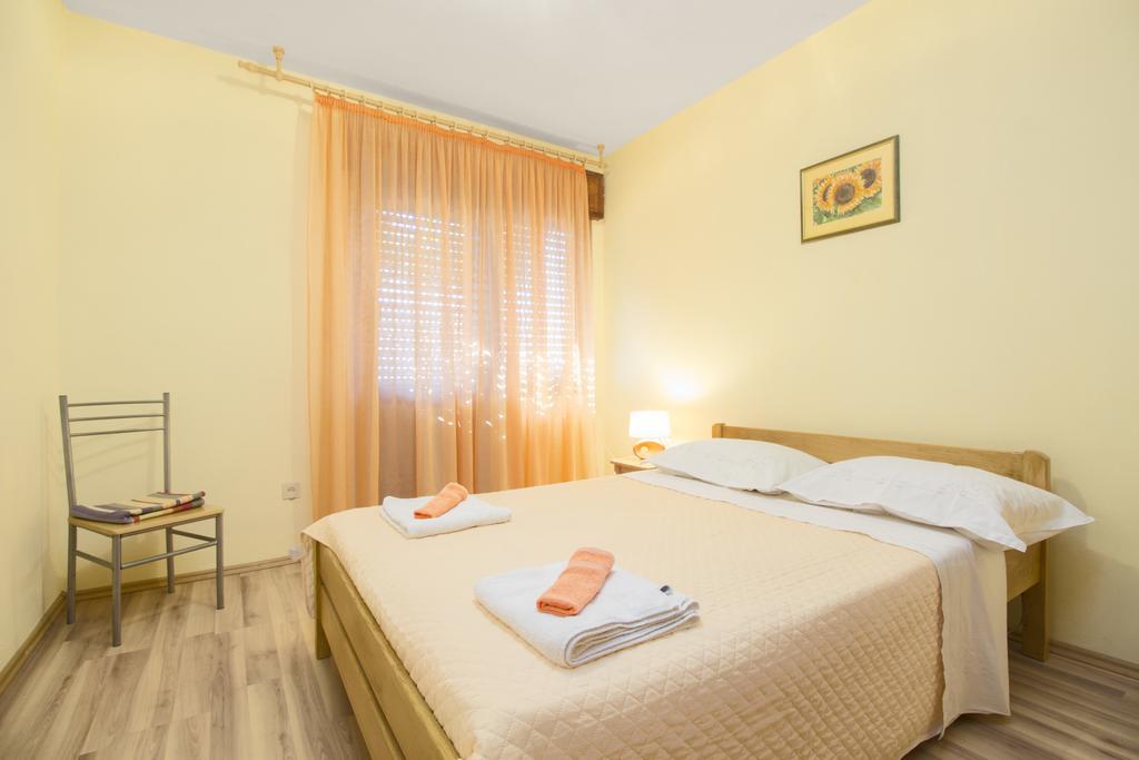 Apartment Neven Rogoznica  Rum bild